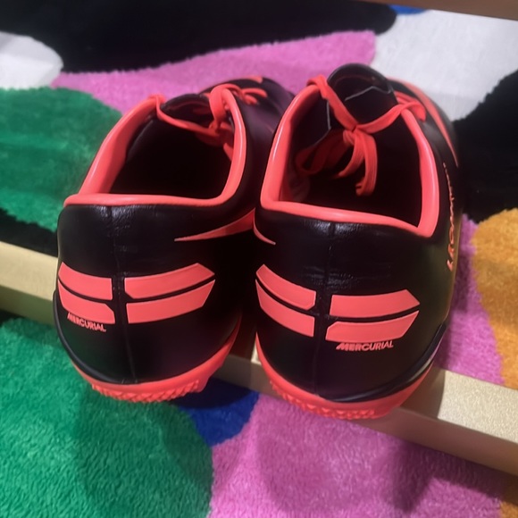 Gently used soccer shoes unisex 100% authentic designed by myself Nike Id - Picture 6 of 9